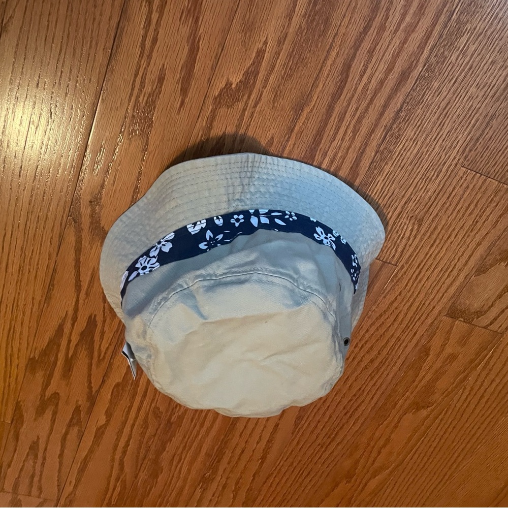 Martin & MacArthur women’s bucket hat